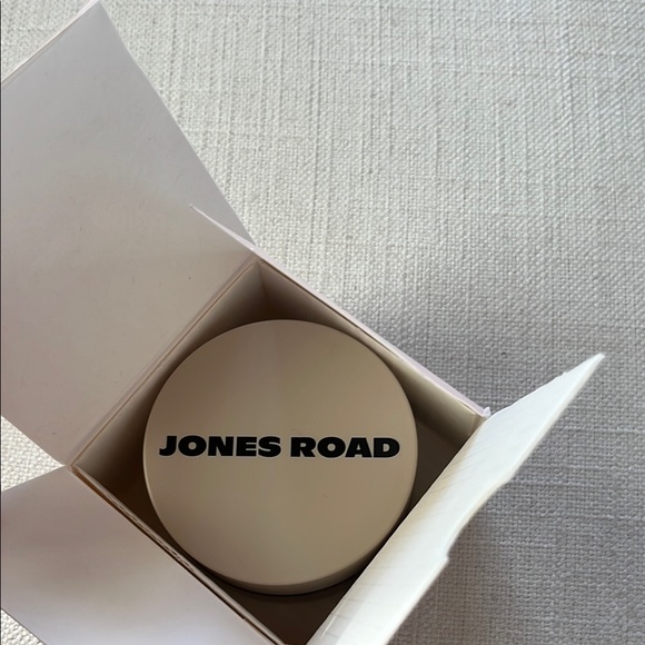 Jones Road What The Foundation in Soft Pink Box - Picture 4 of 5